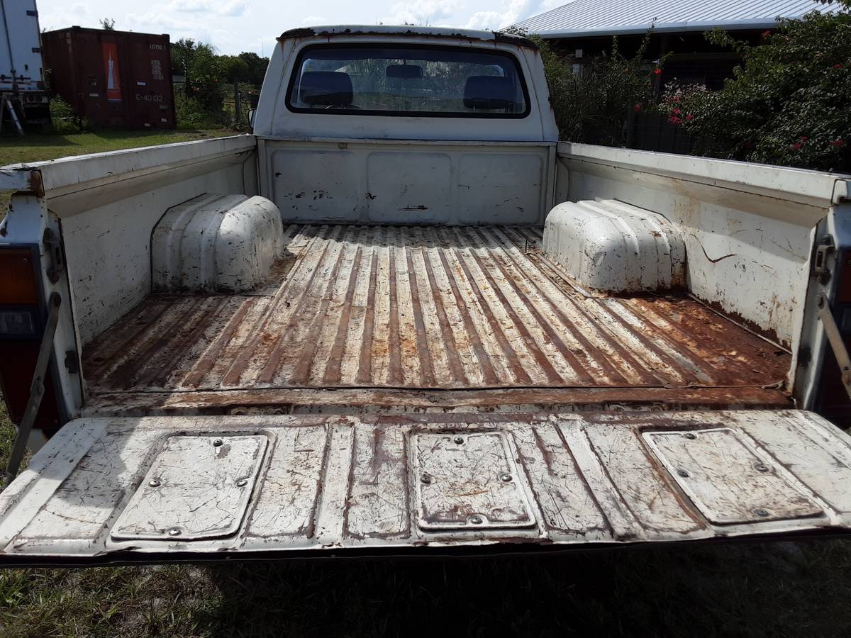 Toyota-Pickup-truck-diesel-1982-4