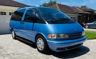 Toyota-Previa-1995-Minivan-10