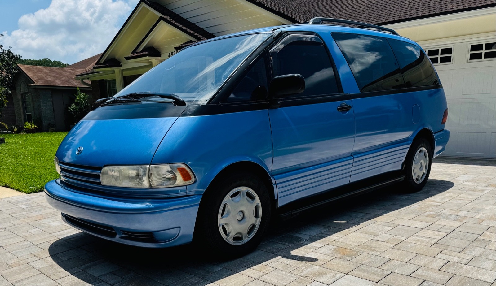 Toyota-Previa-1995-Minivan-12