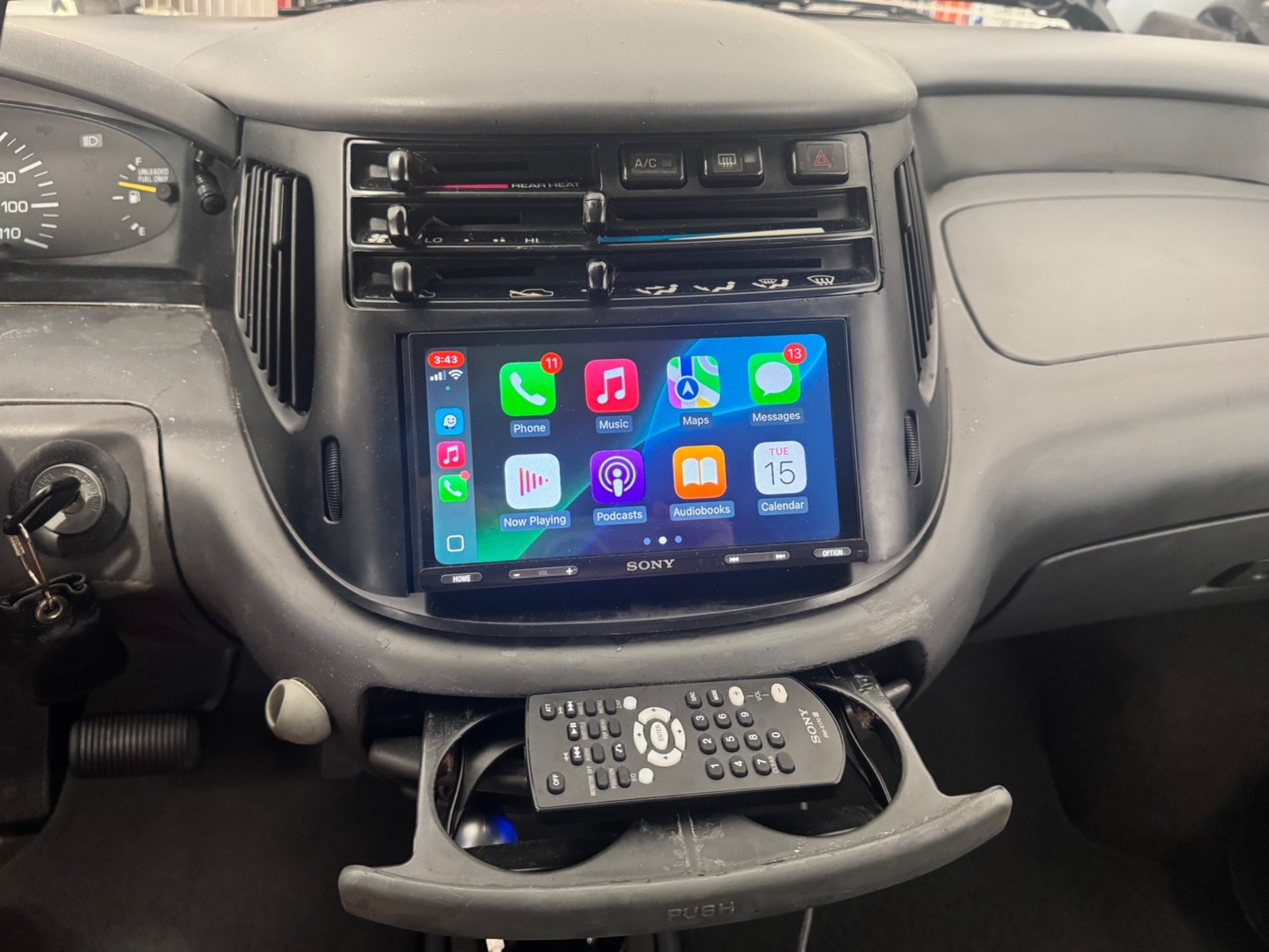 Toyota-Previa-1995-Minivan-15