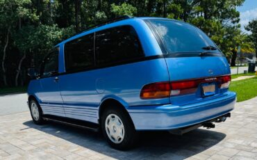 Toyota-Previa-1995-Minivan-2