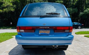 Toyota-Previa-1995-Minivan-4