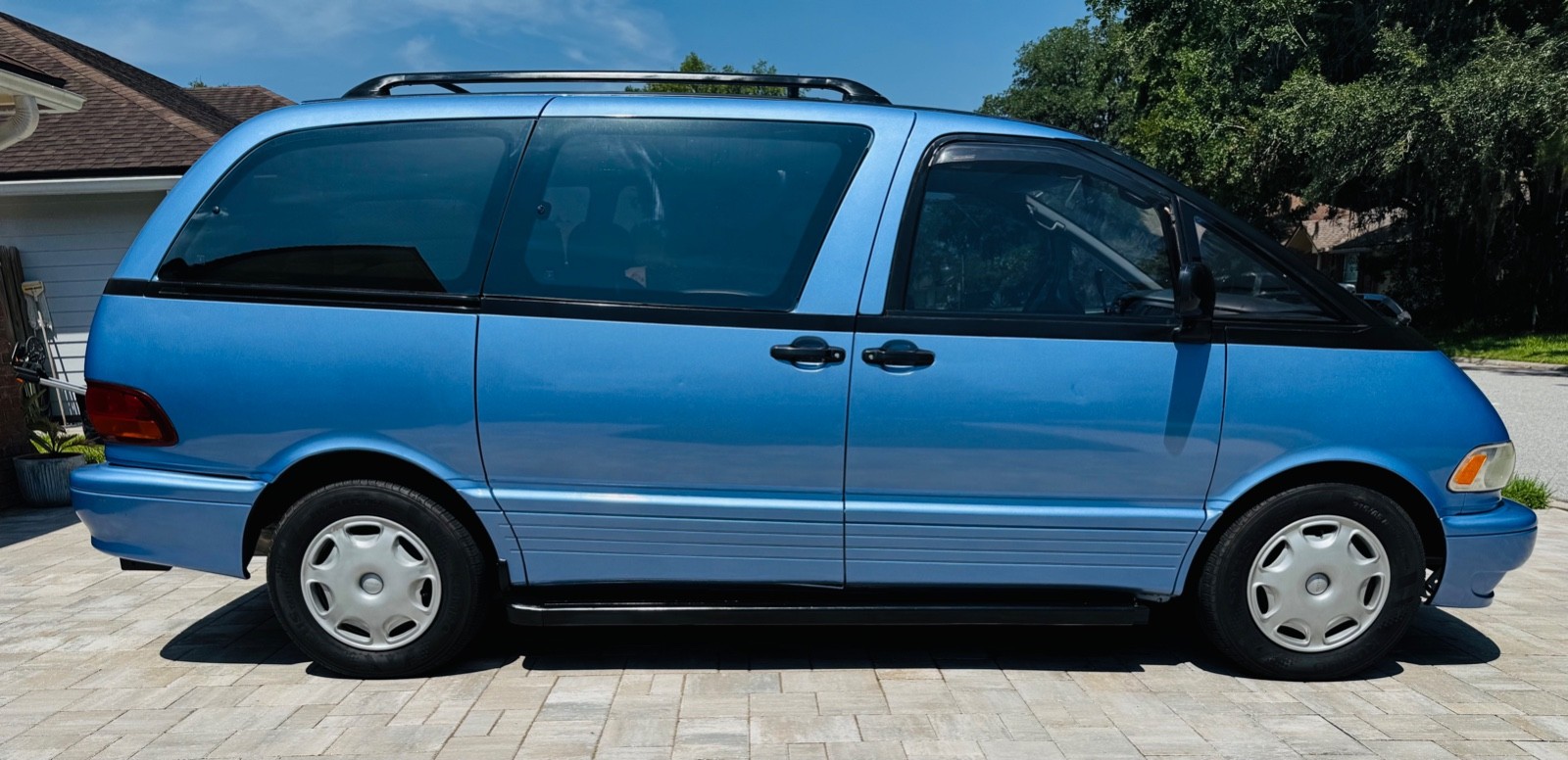 Toyota-Previa-1995-Minivan-8