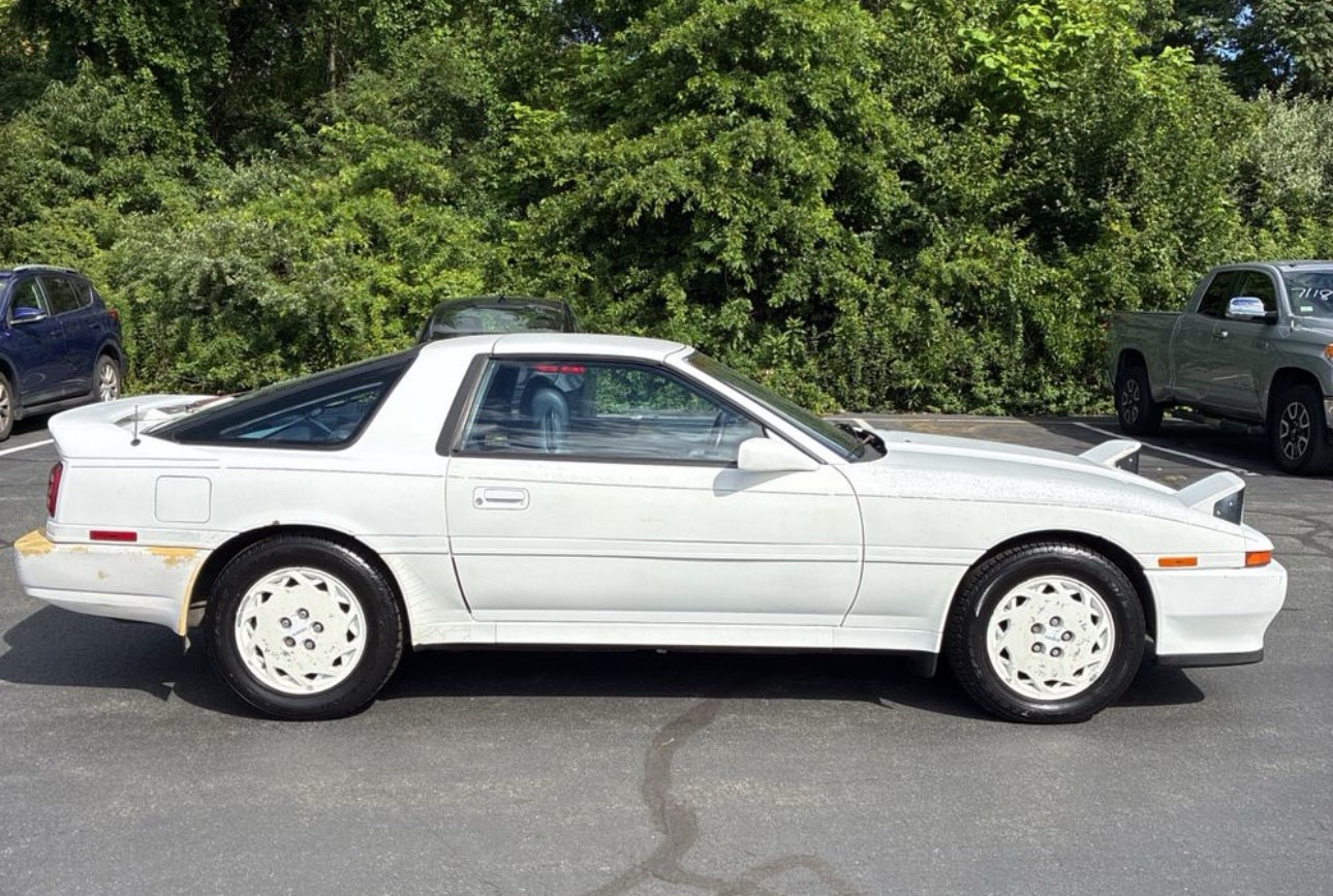 Toyota-Supra-1990-Hatchback-1