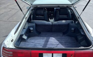 Toyota-Supra-1990-Hatchback-12