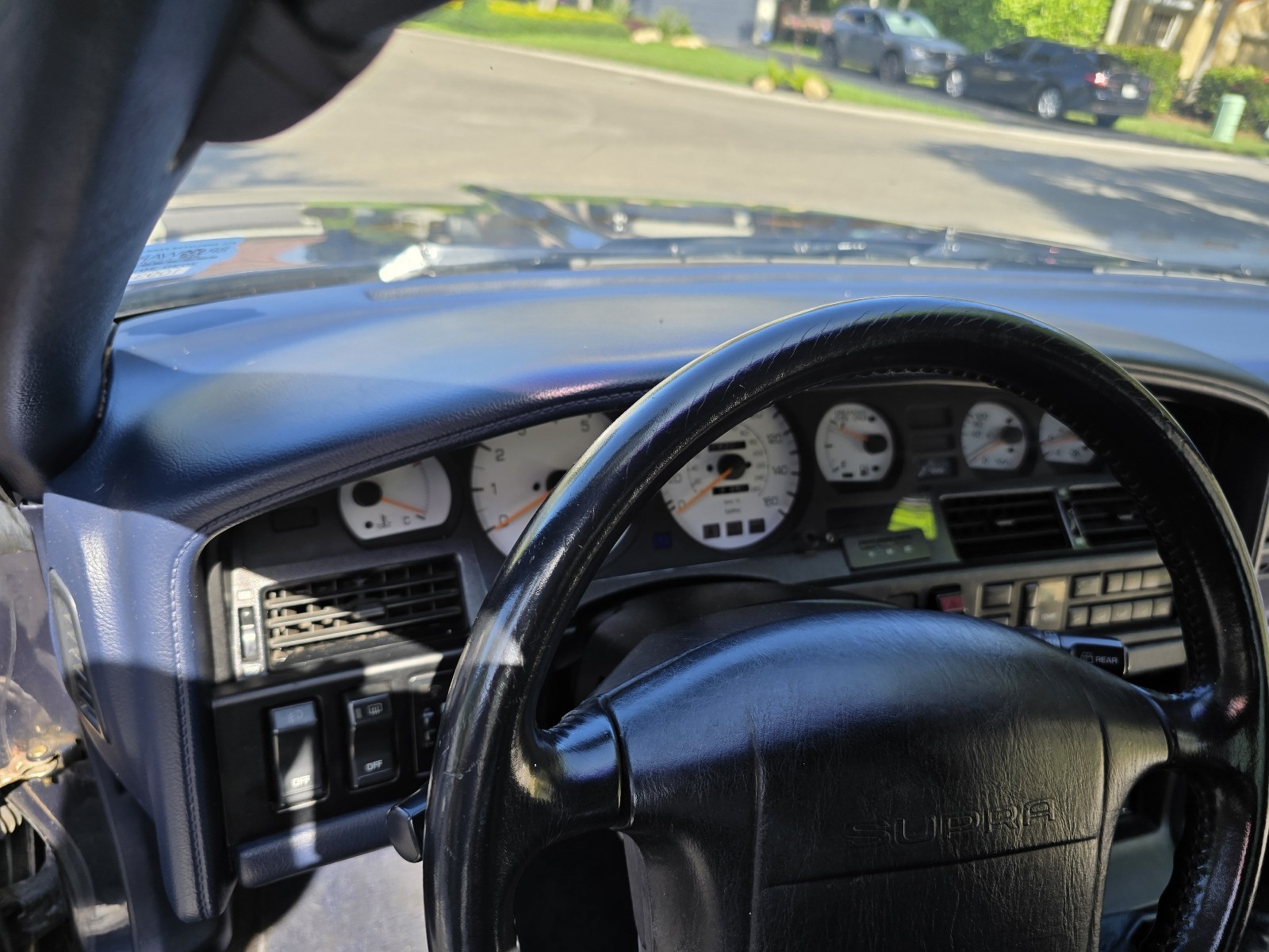 Toyota-Supra-1990-Hatchback-14