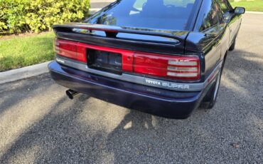 Toyota-Supra-1990-Hatchback-3
