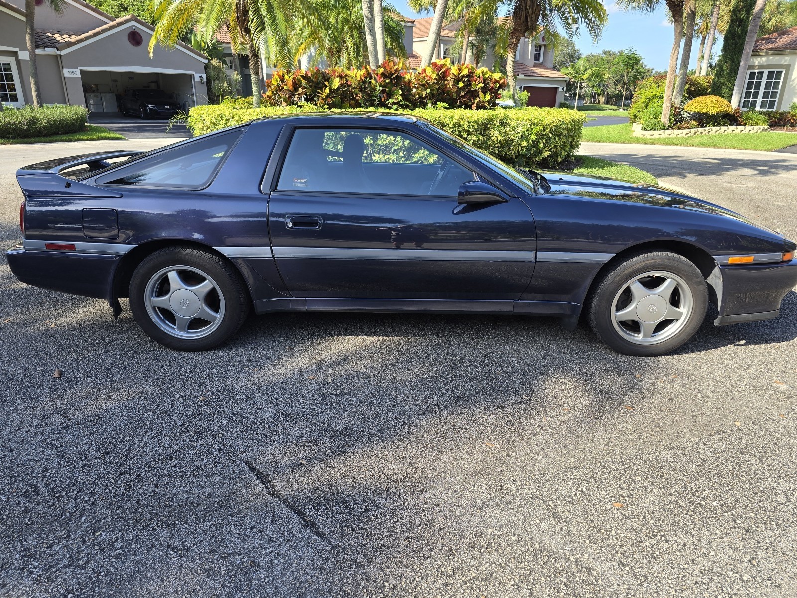 Toyota-Supra-1990-Hatchback-4