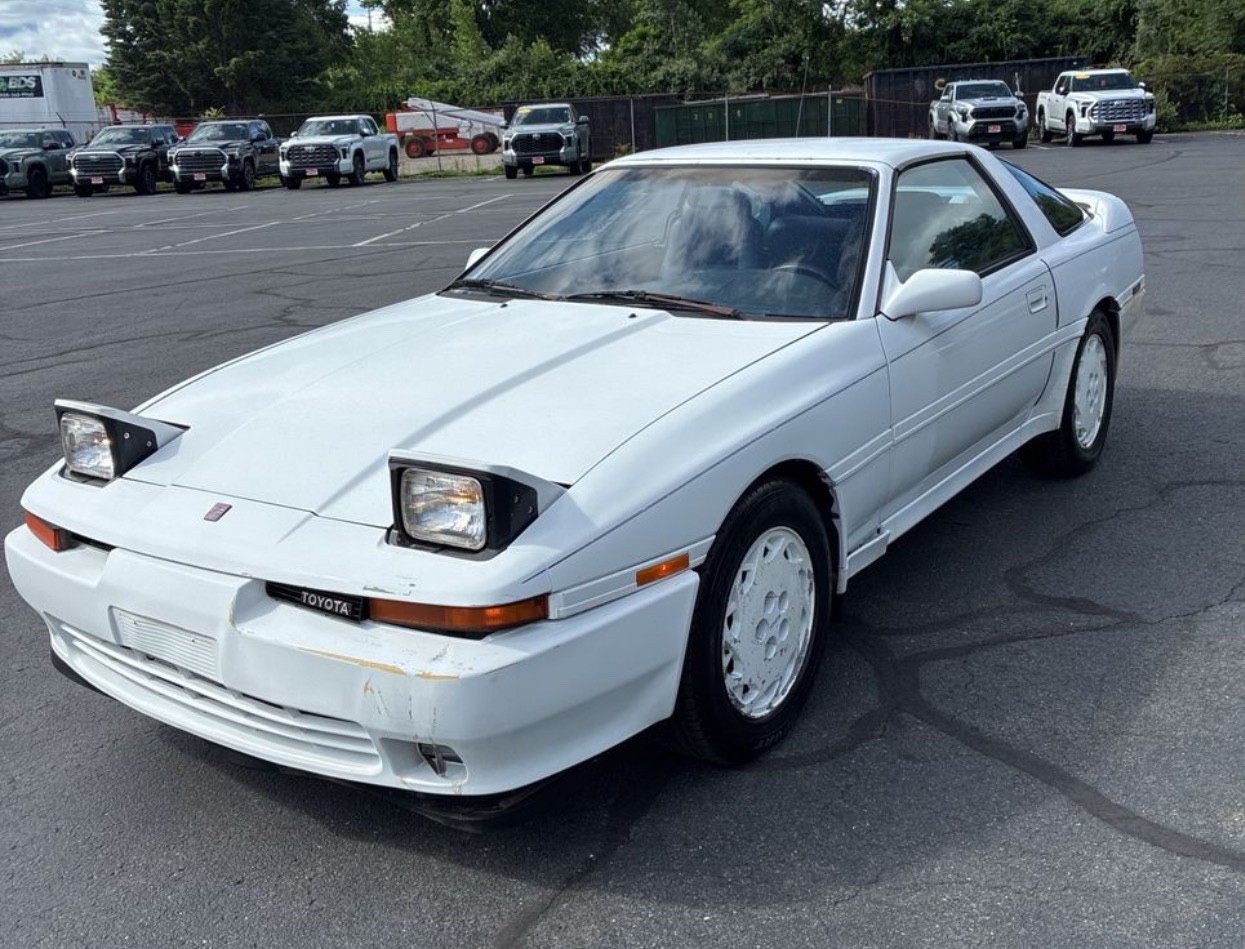 Toyota-Supra-1990-Hatchback-4