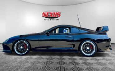 Toyota-Supra-1993-Hatchback-2
