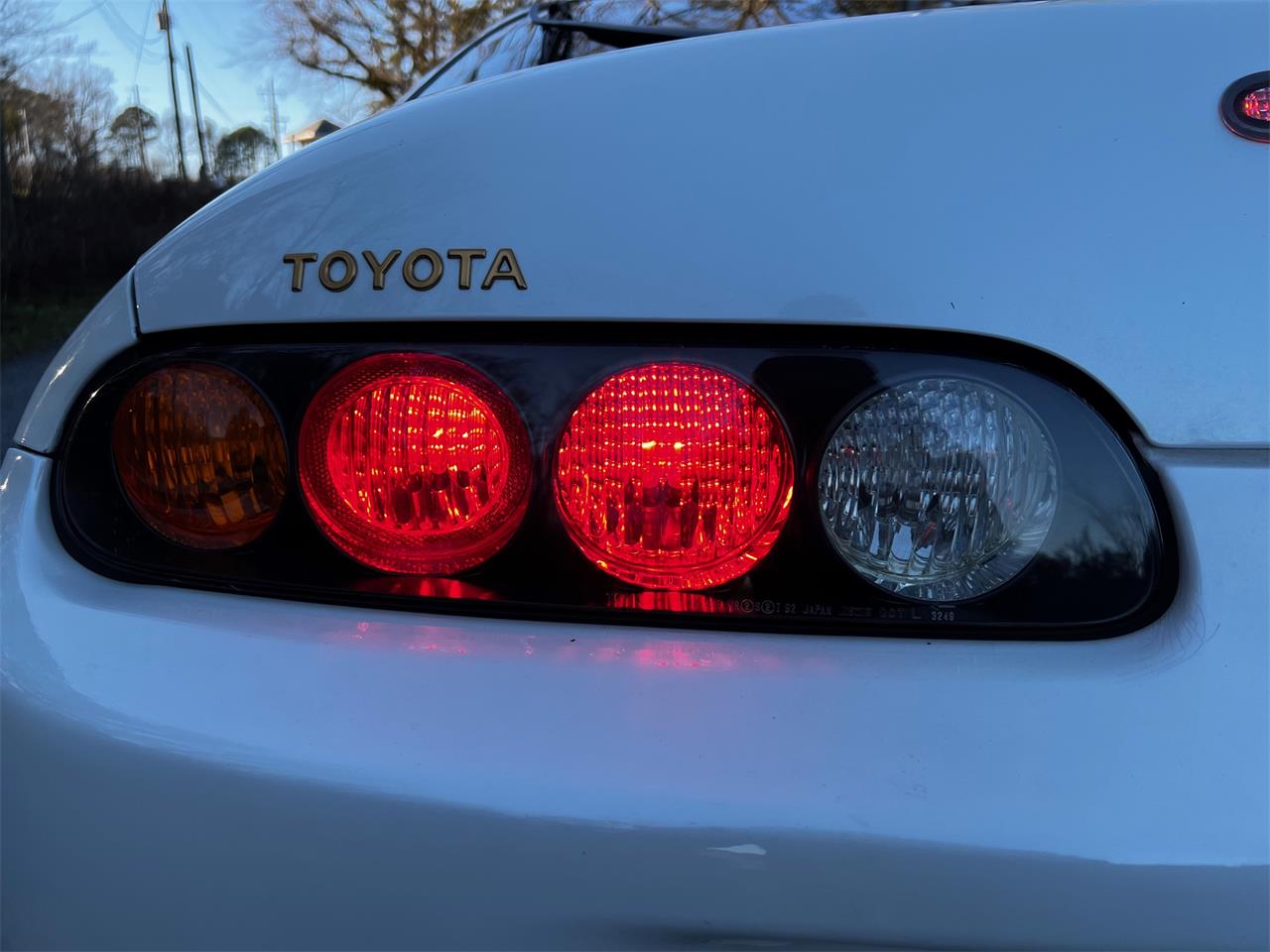 Toyota-Supra-1995-White-Black-22