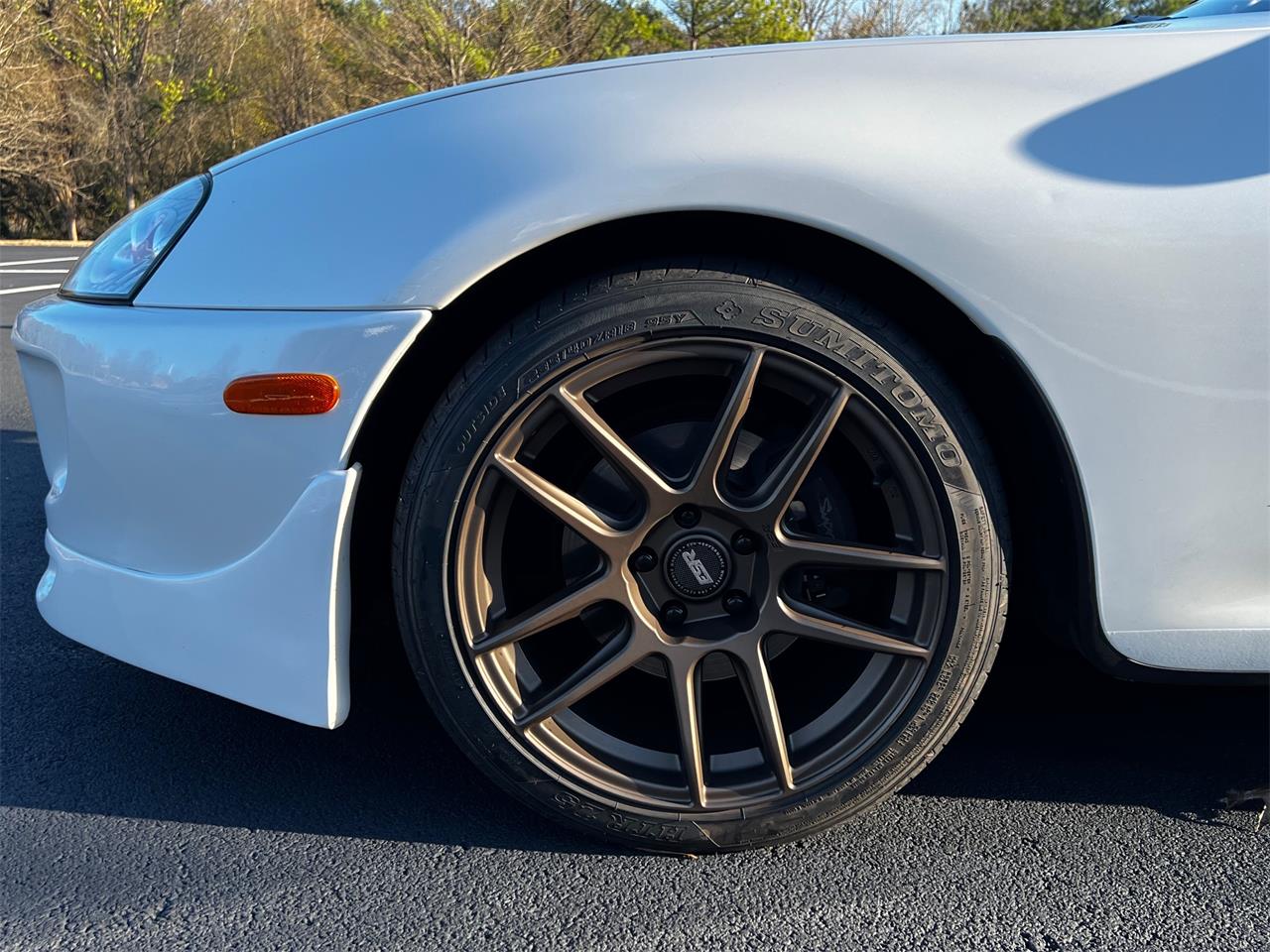 Toyota-Supra-1995-White-Black-33
