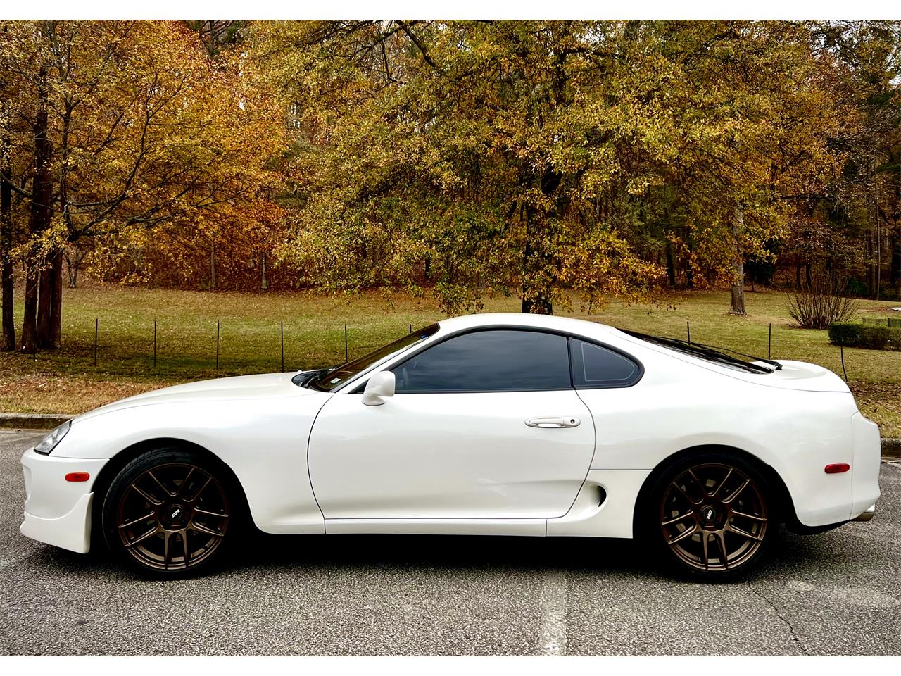 Toyota-Supra-1995-White-Black-37