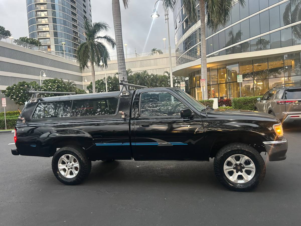Toyota-T-100-1993-black-1