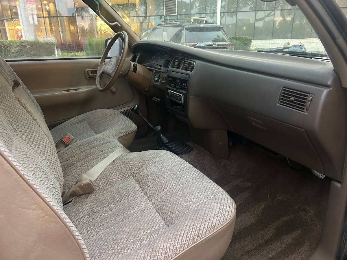 Toyota-T-100-1993-black-4