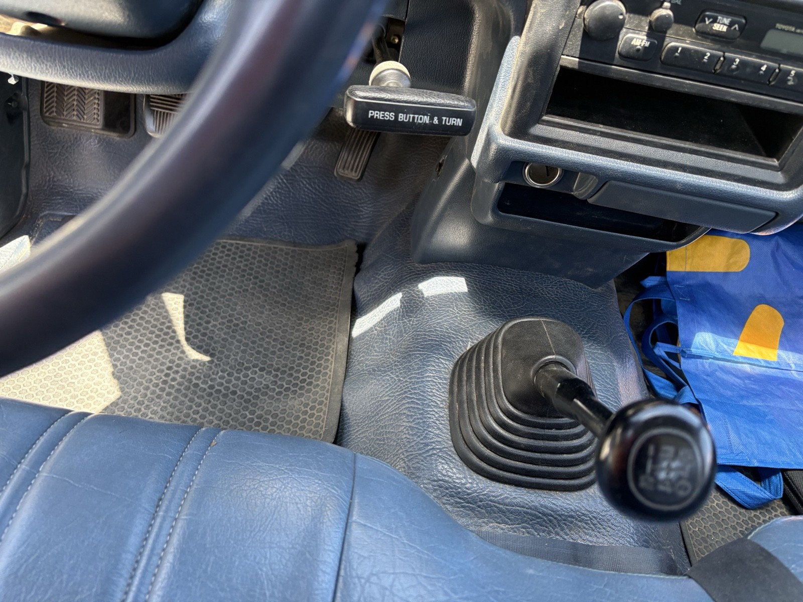 Toyota-Tacoma-1992-11