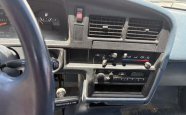 Toyota-Tacoma-1992-13