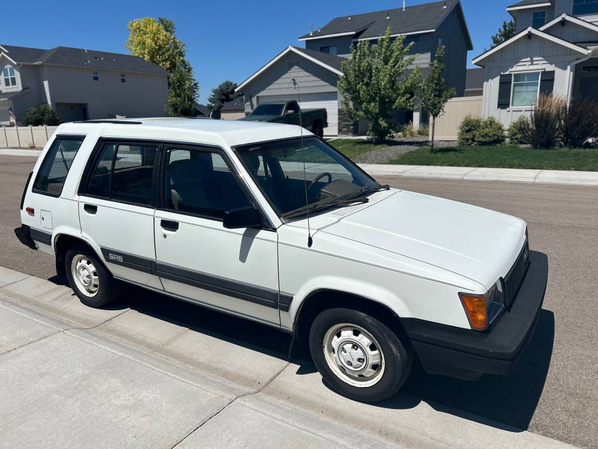 Toyota-Tercel-1986