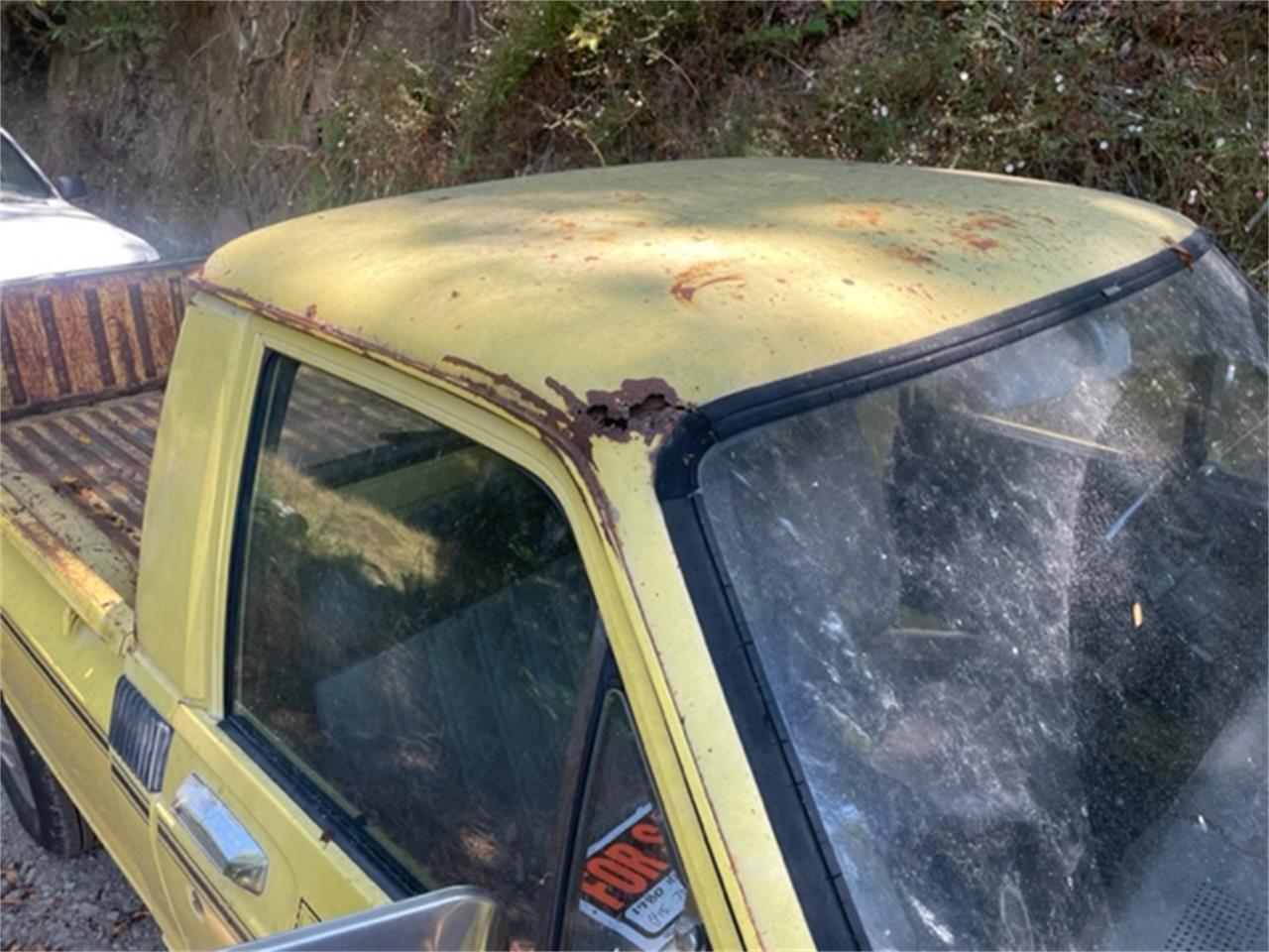 Toyota-Truck-1980-Yellow-Black-1