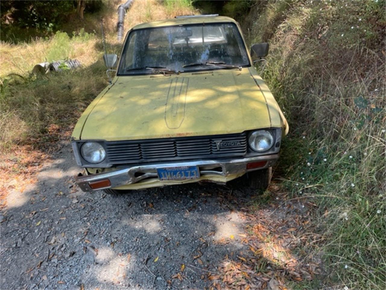 Toyota-Truck-1980-Yellow-Black-9