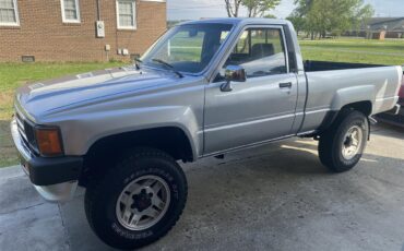 Toyota-Truck-1988-Silver-Silver