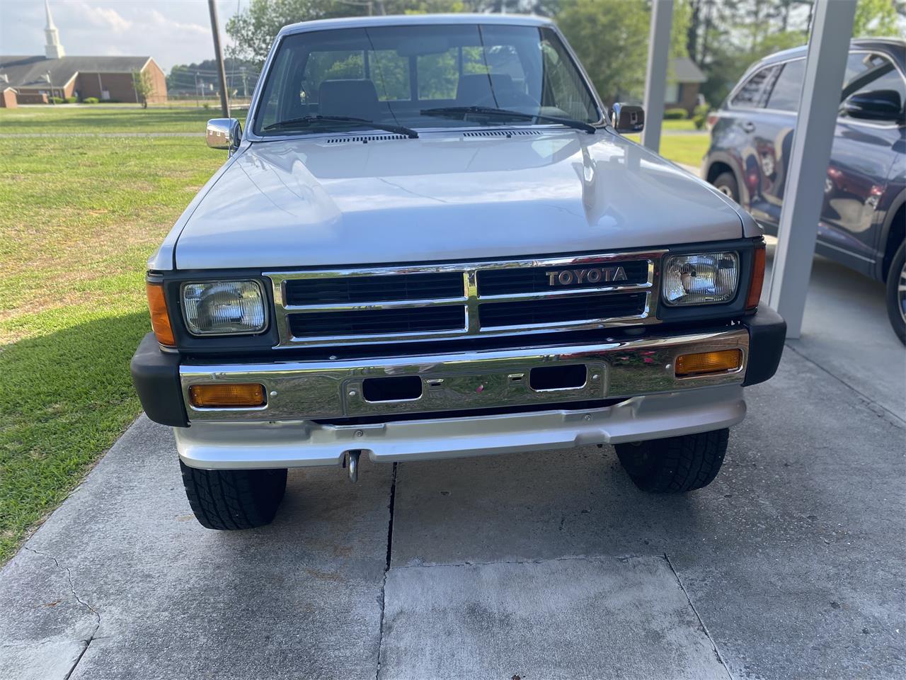 Toyota-Truck-1988-Silver-Silver-5