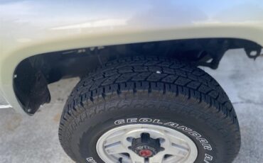 Toyota-Truck-1988-Silver-Silver-9