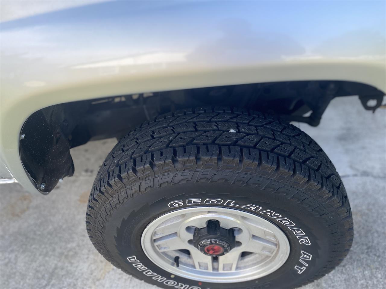 Toyota-Truck-1988-Silver-Silver-9