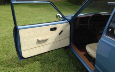 Toyota-corolla-1976-5