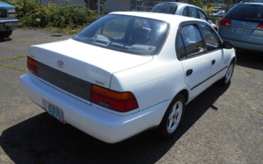 Toyota-corolla-1993-white-2