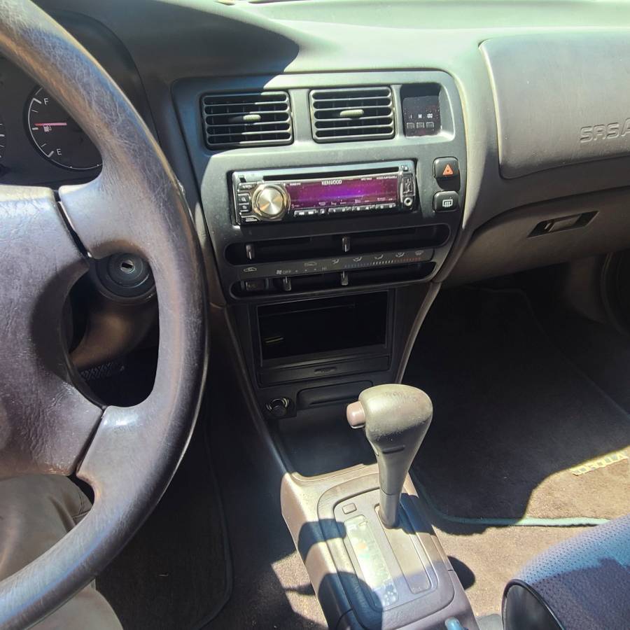 Toyota-corolla-1995-4