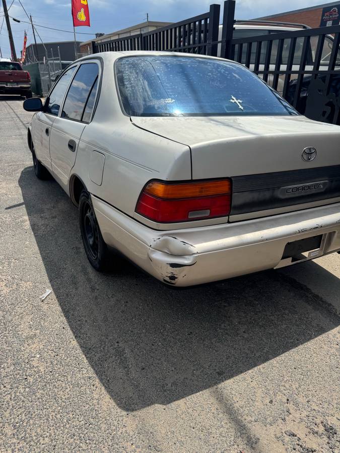 Toyota-corolla-1995-brown-2