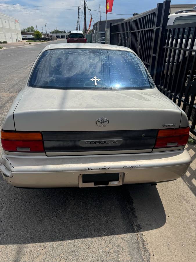 Toyota-corolla-1995-brown-3