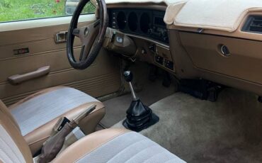 Toyota-corona-1977-white-10