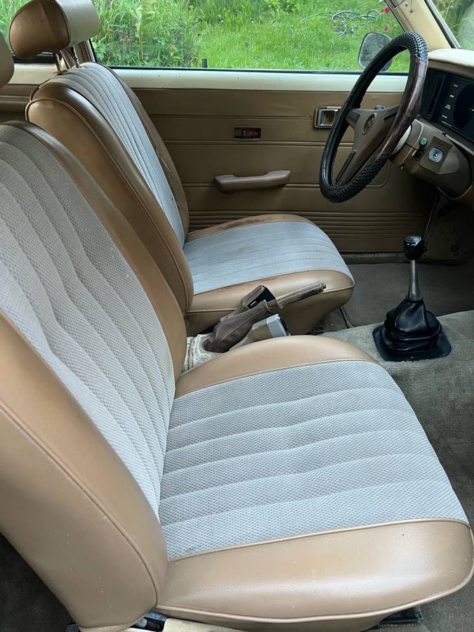 Toyota-corona-1977-white-13