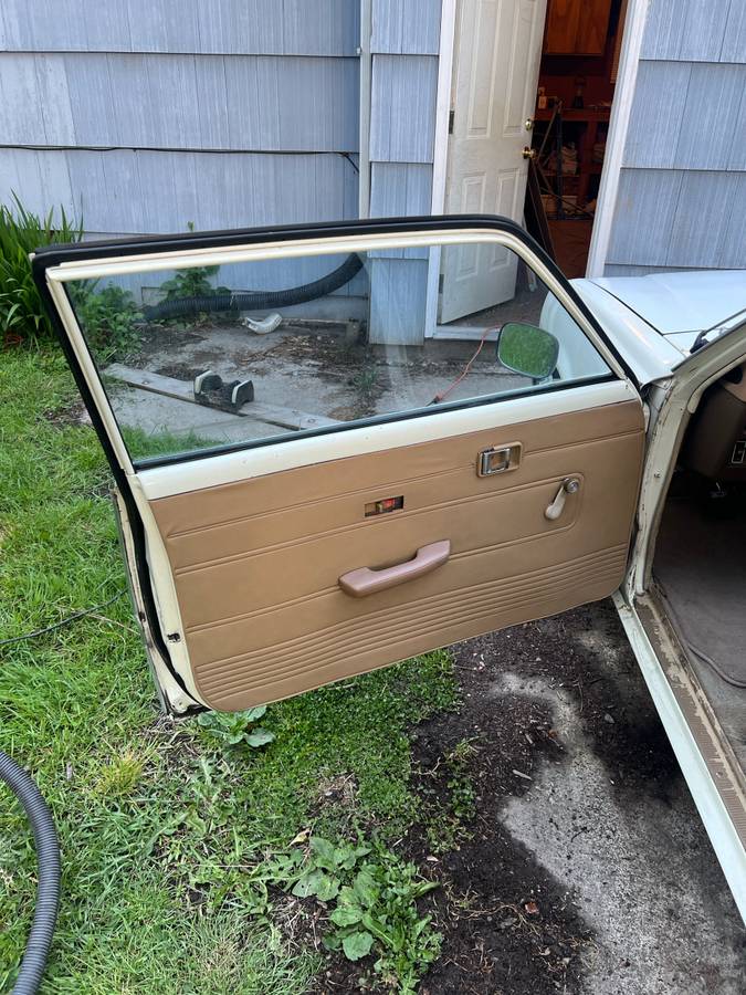 Toyota-corona-1977-white-14