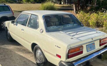Toyota-corona-1977-white-3