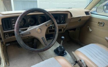Toyota-corona-1977-white-6