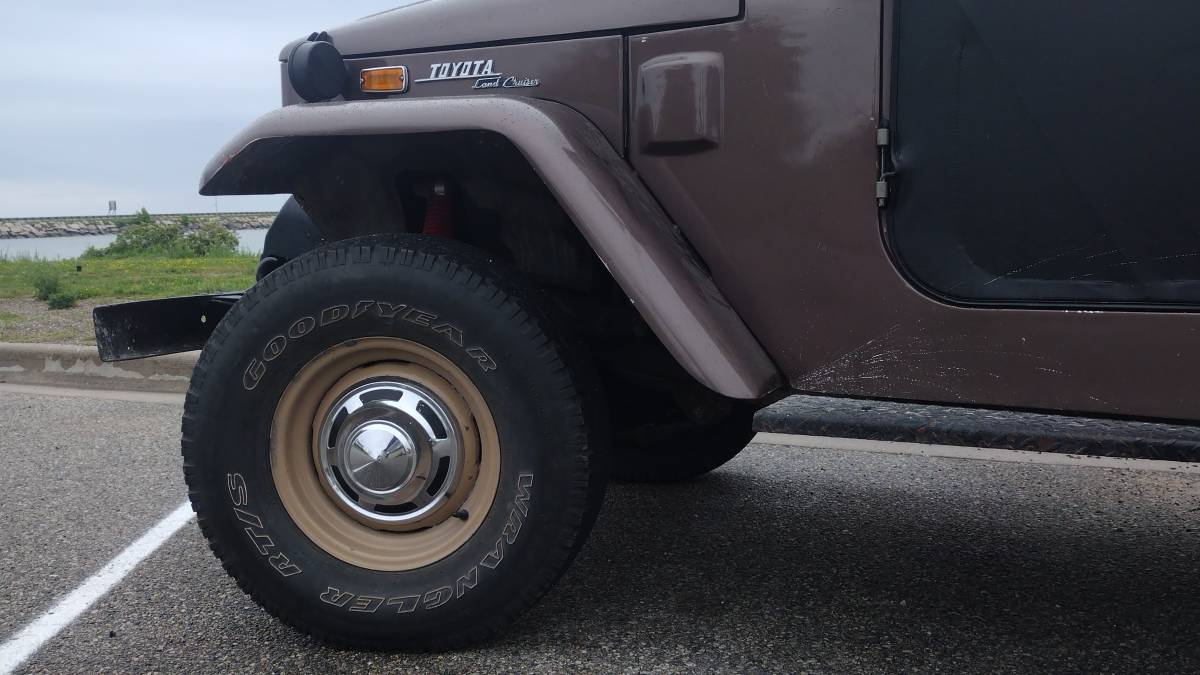 Toyota-fj40-land-cruiser-1971-brown-1