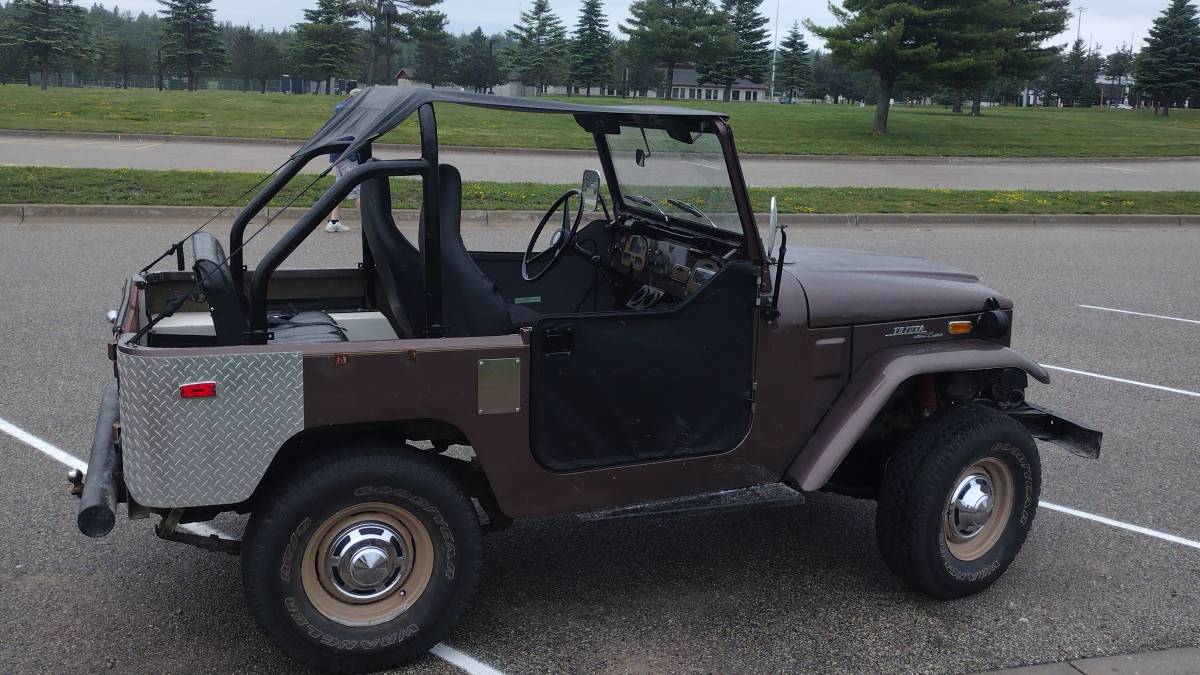 Toyota-fj40-land-cruiser-1971-brown-22
