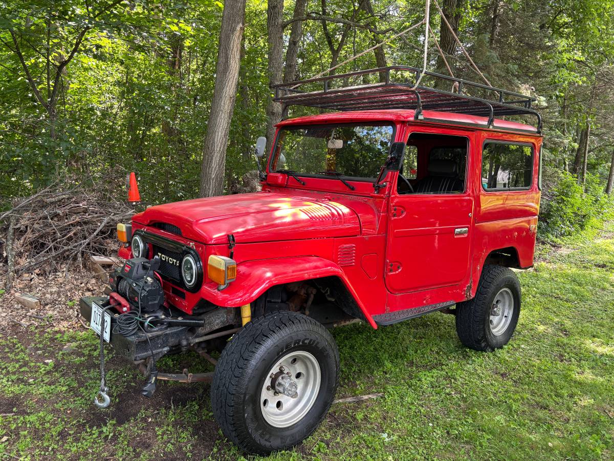 Toyota-fj40-landcruiser-1978-red-10