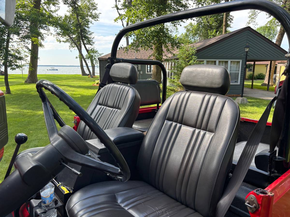 Toyota-fj40-landcruiser-1978-red-13