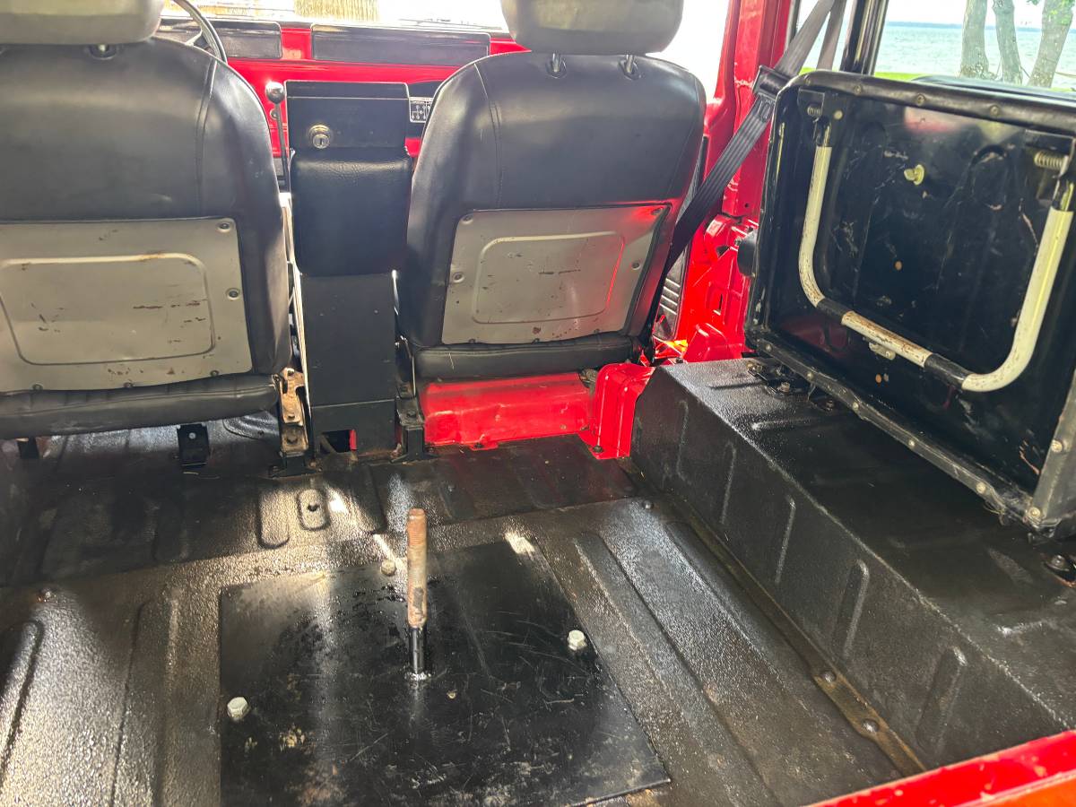 Toyota-fj40-landcruiser-1978-red-17