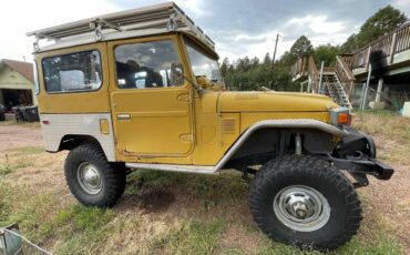 Toyota-land-cruiser-1976-1