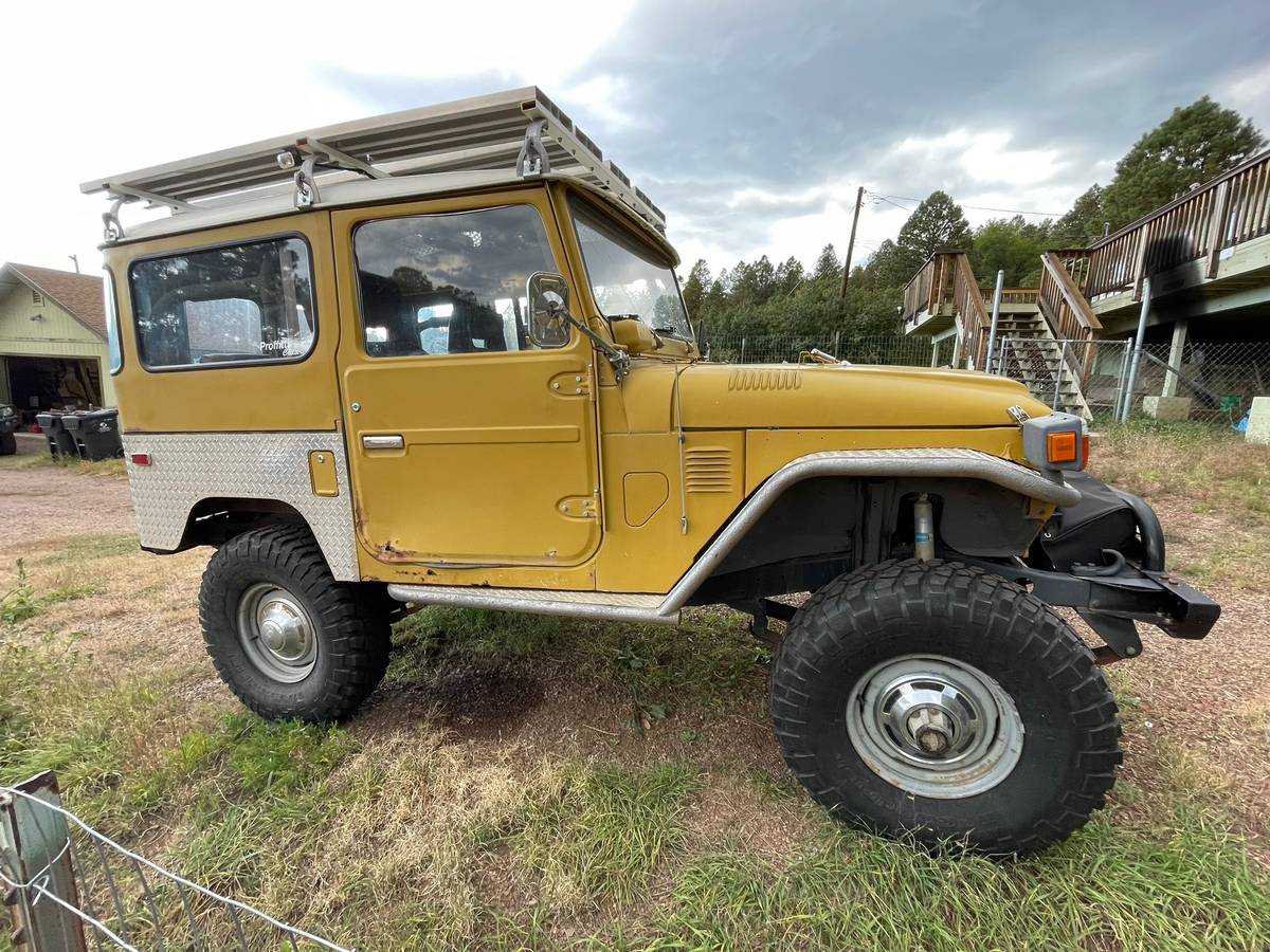 Toyota-land-cruiser-1976-1