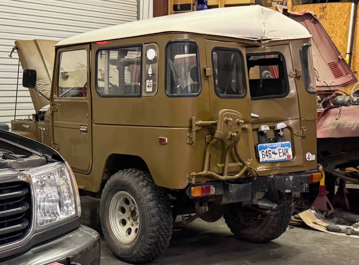 Toyota-land-cruiser-1977-brown-1