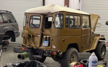 Toyota-land-cruiser-1977-brown-2