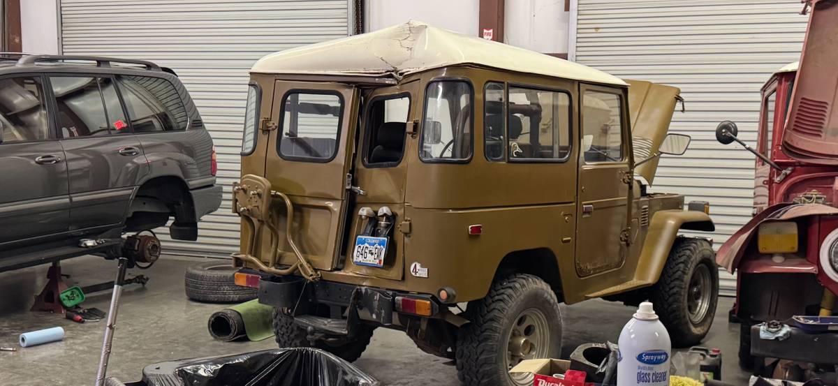 Toyota-land-cruiser-1977-brown-2