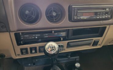Toyota-land-cruiser-1983-10