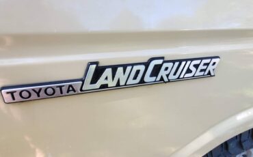 Toyota-land-cruiser-1983-17